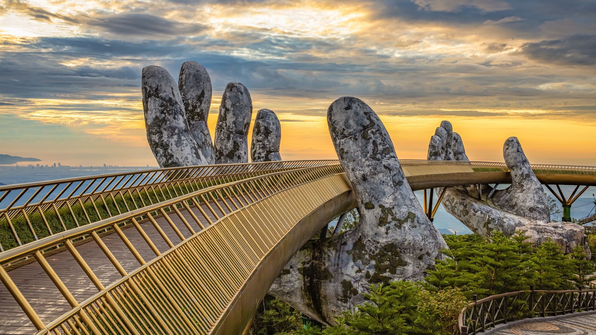 Ponte d'oro, colline di Bà Nà, Da Nang, Vietnam