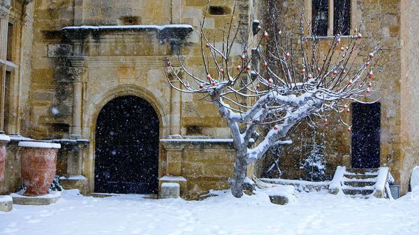 Château de Lourmarin sous la neige, Vaucluse, France
