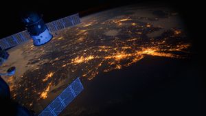 The East Coast of the United States as seen from the International Space Station (© NASA)(Bing New Zealand)