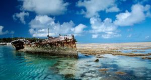 Shipwreck on heron island (© Image Source/Getty Images) &copy; (Bing Australia)