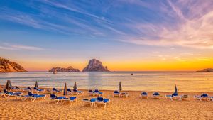 Bahía de Cala D'hort, Ibiza, España (© Juergen Sack/Getty Images)(Bing España)