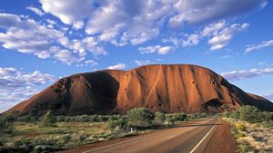 Road to Uluru/Ayers Rock in the Northern Territory, Australia (© Martin Harvey/Photolibrary/Getty Images)(Bing Australia)