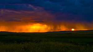 Grasslands sunset, Saskatchewan (© Gord Hunter, Monkey's Fist Photography/Getty Images)(Bing Canada)