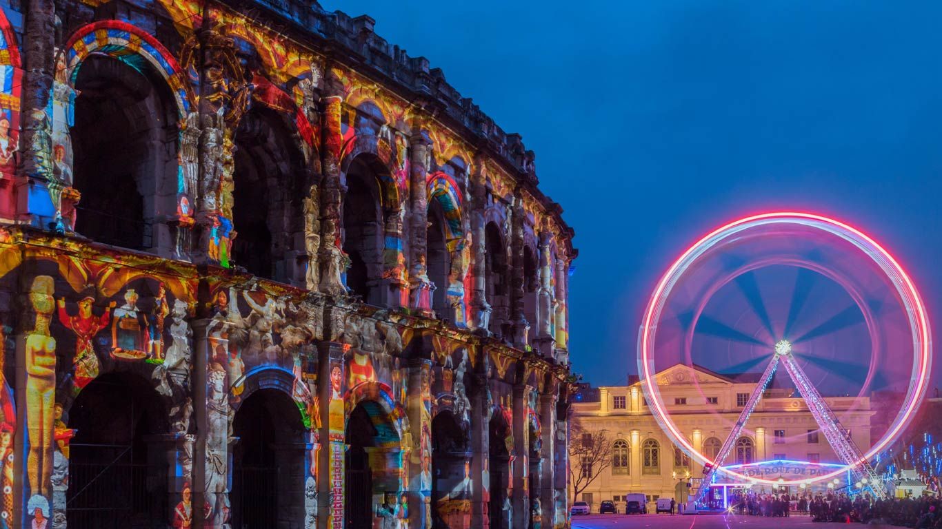 Arènes de Nîmes lors de la période de Noël, Gard, Occitanie