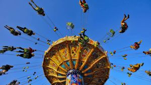 Amusement ride at Oktoberfest in Munich, Germany (© Wolfilser/Shutterstock)(Bing United States)