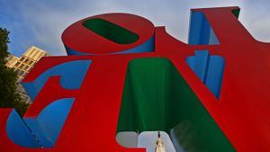 'LOVE' sculpture by Robert Indiana in Philadelphia's Love Park (© Franz Marc Frei/Getty Images)(Bing United States)