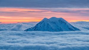 Mount Rainier in Washington state (© Stephen Matera/Tandem Stills + Motion)(Bing New Zealand)