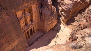 The Treasury of Petra, Jordan (© WitthayaP/Shutterstock)(Bing Australia)