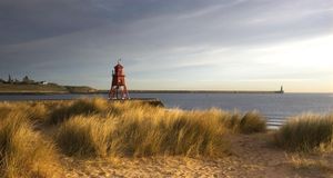 Groyne lighthouse, South Shields (© John Short/Age Fotostock) &copy; (Bing United Kingdom)