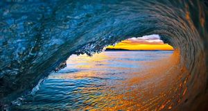 Ocean waves near Ventura, California (© David Pu’u/Corbis) &copy; (Bing Australia)