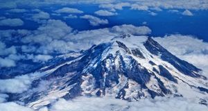 Mount Rainier in Washington state from 10,000 feet -- Somana Konganda &copy; (Bing United States)