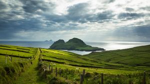 圣菲尼安湾，凯里郡，爱尔兰 (© Atlantide Phototravel/Getty Images)(Bing China)