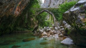Puente de la Jaya, Rio Cares, Picos de Europa, Asturias, España (© Joana Kruse/Alamy Images)(Bing España)