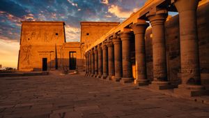 Temple of Philae (aka Temple of Isis), Aswan, Egypt (© Ratnakorn Piyasirisorost/Getty Images)(Bing United States)