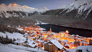 St. Moritz mit St. Moritzersee, Oberengadin, Kanton Graubünden, Schweiz (© Huber/Sime/eStock Photo)(Bing Deutschland)