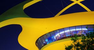 Encounter Restaurant in LAX International Airport, Los Angeles, California (© Tom Paiva/Getty Images) &copy; (Bing New Zealand)