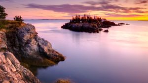 Campobello Island, East Quoddy (Head Harbour) Lighthouse, New Brunswick, Canada (© Alan Copson/JAI/Corbis)(Bing Canada)