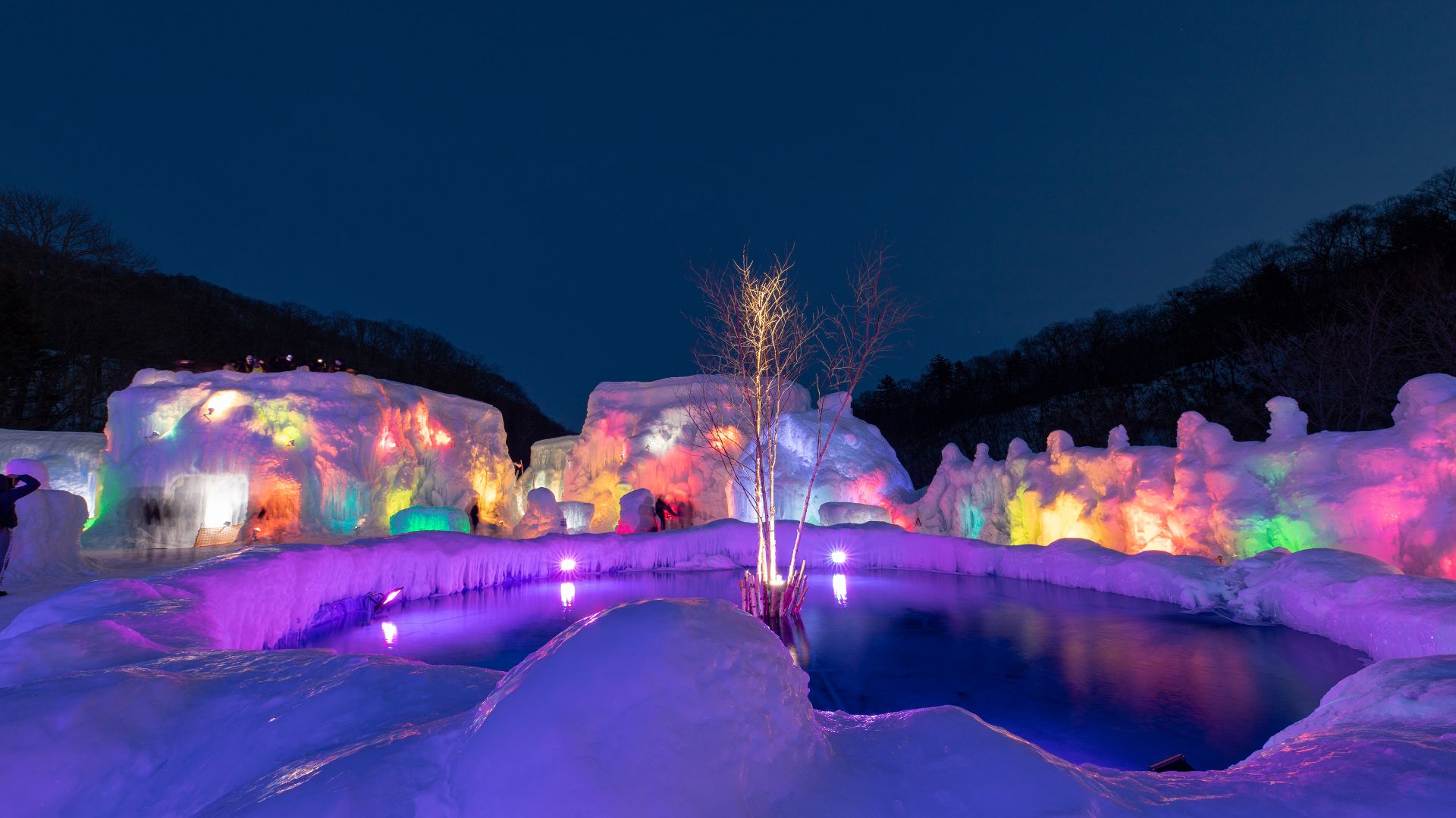 ライトアップされた氷像, 北海道 千歳市