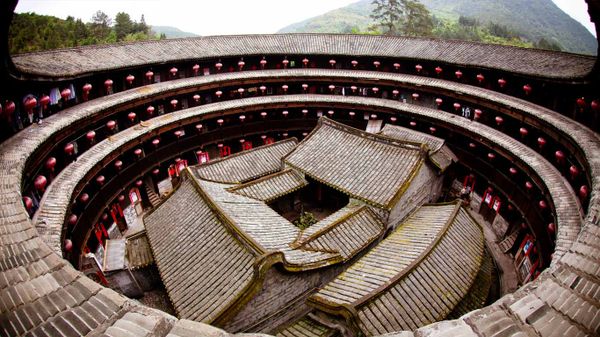 福建永定县的传统客家土楼