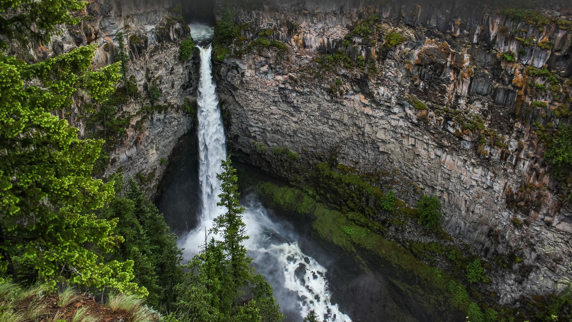 Helmcken Falls, Wells Gray Provincial Park, British Columbia, Canada