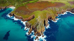 Cornwall coast in England (© Allan Baxter/Getty Images)(Bing New Zealand)