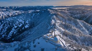 ハミルトン山のリック天文台, 米国 カリフォルニア州 (© Jeffrey Lewis/Tandem Stills + Motion)(Bing Japan)