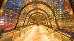 Japan Bridge, La Défense, Paris (© Julian Elliott Photography/Photolibrary/Getty Images)(Bing France)