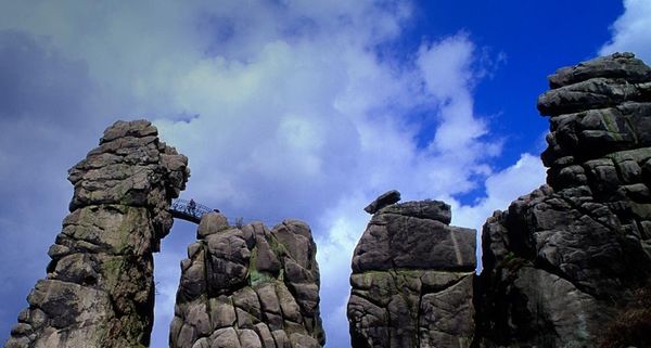 Bizarre Sandstein-Formation bei Horn-Bad Meinberg im Teutoburger Wald, Nordrhein-Westfalen