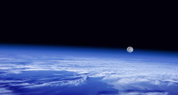 ｢宇宙から見た満月｣