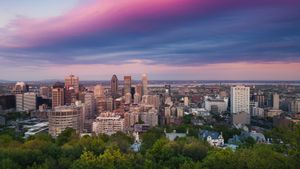 Dramatic sky over Montreal, Quebec (© d3sign/Getty Images)(Bing Canada)
