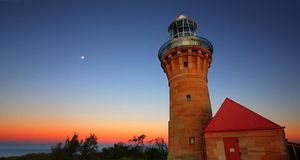 Barrenjoey Lighthouse after sunset, Palm Beach, Sydney (© Yury Prokopenko/Flickr/Getty Images) &copy; (Bing Australia)