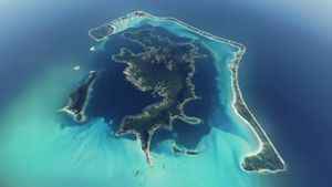 Aerial view of Bora Bora in French Polynesia (© GLF Media/Shutterstock)(Bing Australia)