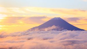 ｢雲海と富士山｣ (© SHOSEI/Aflo)(Bing Japan)