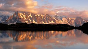 Mont Blanc massif, Lacs des Chéserys, Chamonix, France (© Stefan Huwiler/Alamy)(Bing New Zealand)