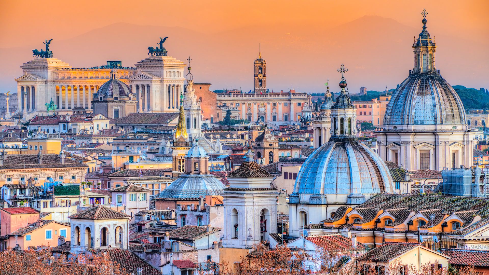 Vista su Piazza Venezia e il centro di Roma, Roma, Italia