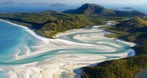 Vue aérienne de la plage de Whitehaven, Whitsunday Island, Queensland, Australie (© imagebroker.net/Superstock) &copy; (Bing France)