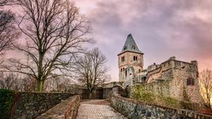 弗兰肯斯坦城堡，德国达姆施塔特 (© Boris Stroujko/Alamy)(Bing China)
