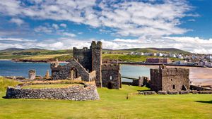 Peel Castle on St. Patrick’s Isle, Isle of Man (© Massimo Ripani/SIME/eStock Photo)(Bing United States)
