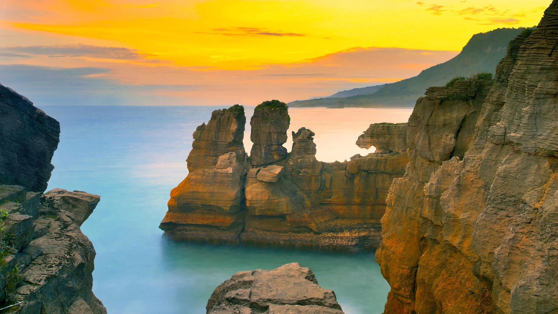 The Tasman Sea from Punakaiki on South Island, New Zealand