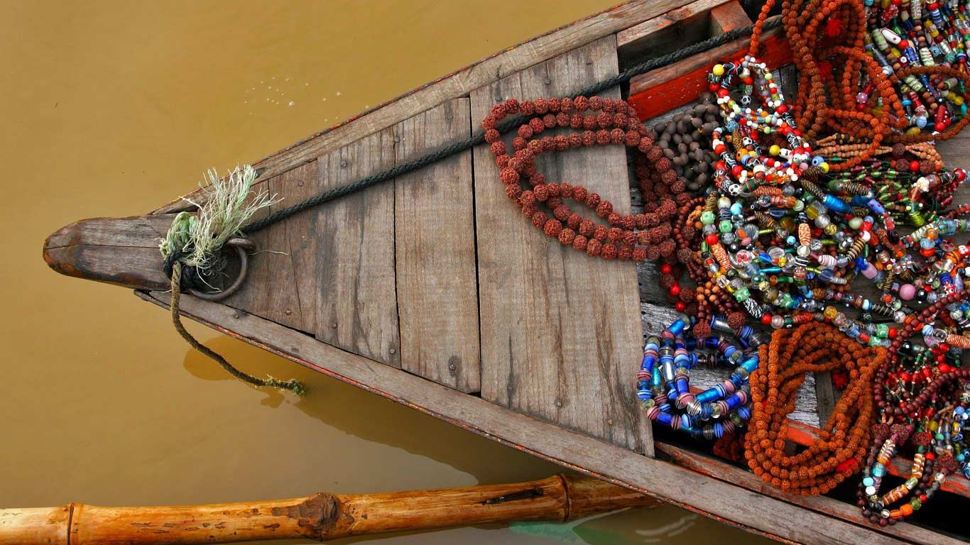 Bateau sur le Gange à Bénarès, Inde