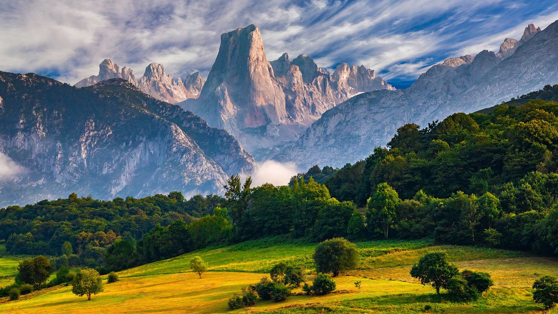 Naranjo de Bulnes peak, in Picos de Europa National Park, Asturias, Spain