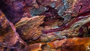 澳大利亚，卡巴里国家公园，鲁普山的岩石层 (© R. Ian Lloyd/Masterfile)(Bing China)