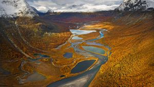 萨雷克国家公园的拉帕谷，瑞典 (© Hans Strand/Getty Images)(Bing China)