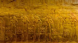 Representación de deidades de la Tumba de Tutankamón en el Museo Egipcio, El Cairo, Egipto (© Stefan Lippmann/Universal Images Group via Getty Images)(Bing España)