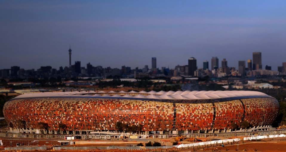 Im Soccer City-Stadion in Johannesburg finden neben anderen Partien das Eröffnungs- und Endspiel der FIFA Fußballweltmeisterschaft 2010 statt