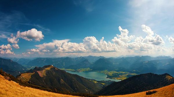 Lake Wolfgangsee and the town of St. Wolfgang in Salzkammergut, Austria