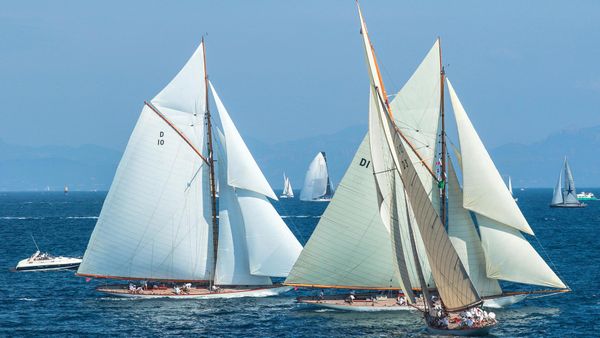 Voiliers lors de la régate des « Voiles de Saint-Tropez »