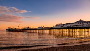 Brighton Palace Pier, Brighton, England (© Michael Jewes/iStock/Getty Images)(Bing United Kingdom)