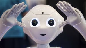 Pepper, SoftBank Robotics' humanoid robot, on display in Tokyo (© Christopher Jue/EPA/Shutterstock)(Bing United States)