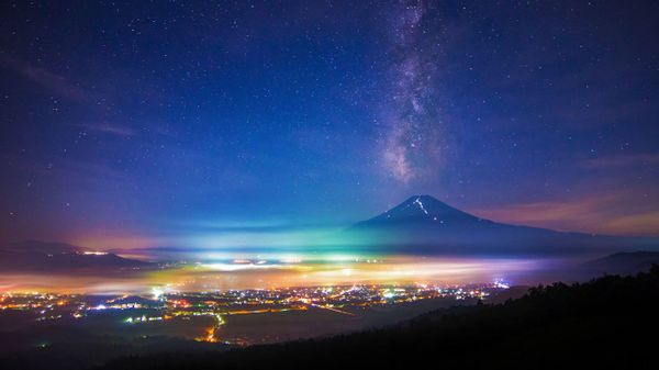｢富士山と天の川｣山梨, 富士吉田市